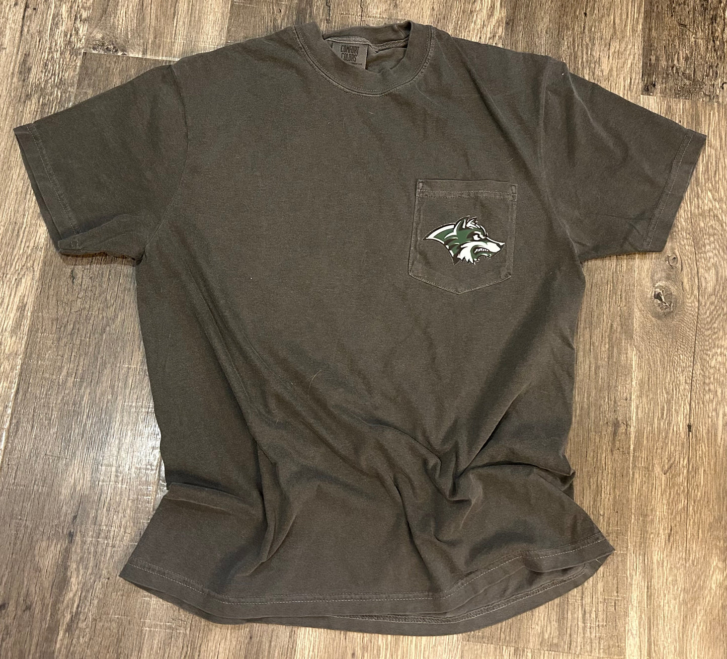 WOLVES | Pocket Logo Tee