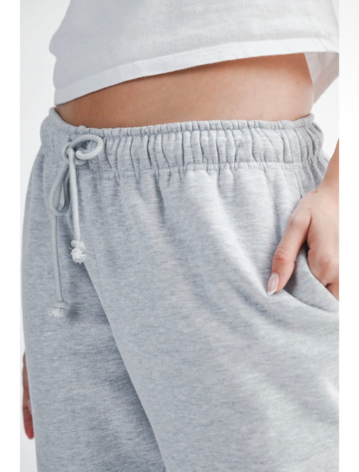Relaxed Fit
Drawstring Sweatpants | Heather Gray