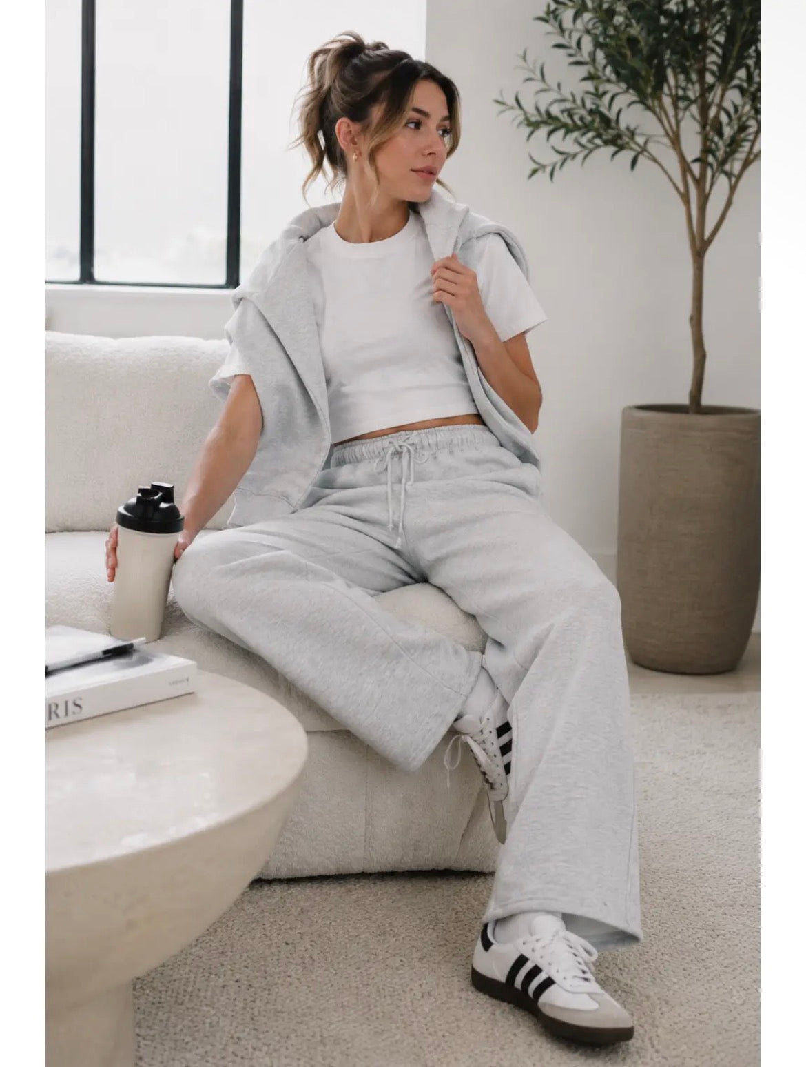 Relaxed Fit
Drawstring Sweatpants | Heather Gray