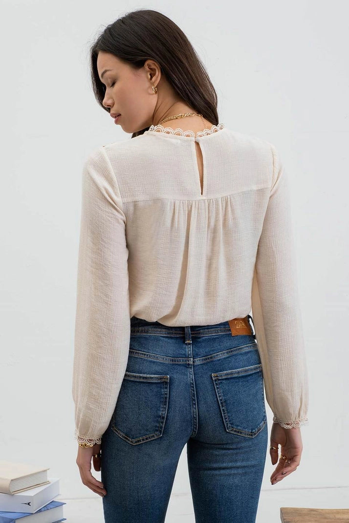 Scallop Lace Hem Long Sleeve Top