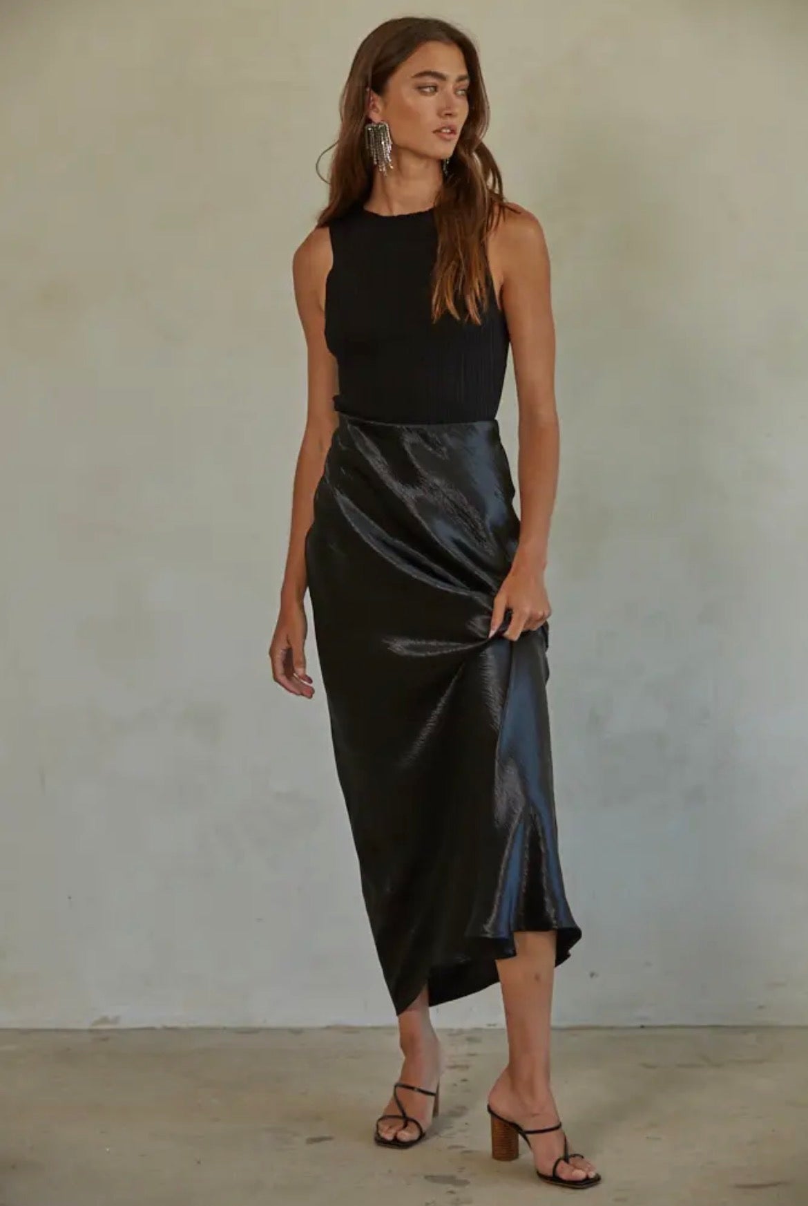Knit Sweater Ribbed Boat
Neck Sleeveless Top | Black