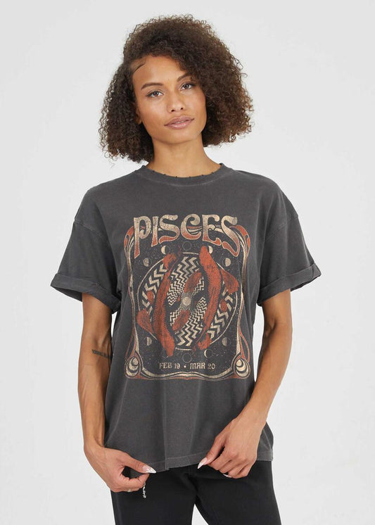 Girl Dangerous: Pisces Astrology Tee 2.19 - 3.20